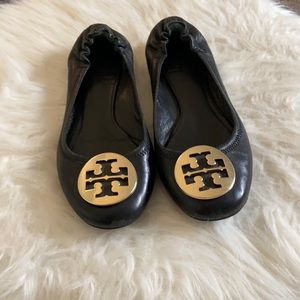 Tori Burch Black leather flats Sz 7